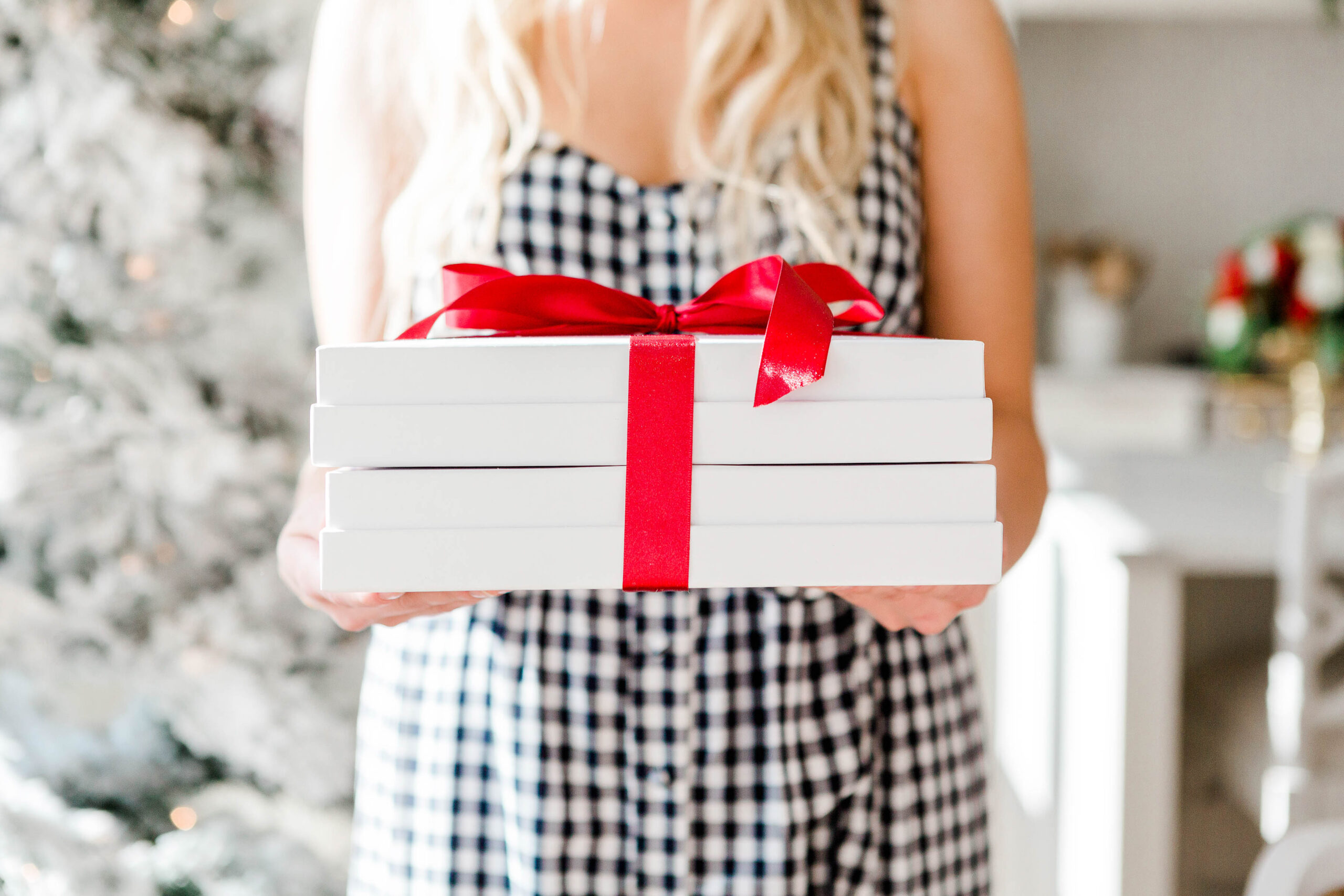 Holiday Shopping 101: 8 Tips to Help You Stay on Budget